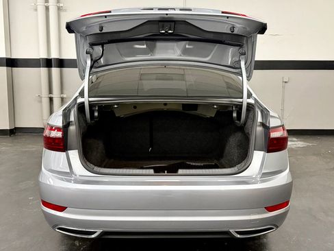 Used 2021 Volkswagen Jetta R-Line image 15