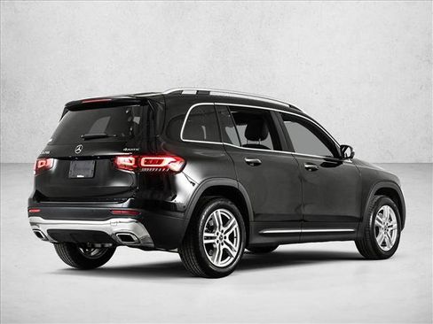 Used 2023 Mercedes-Benz GLB 250 4MATIC image 5