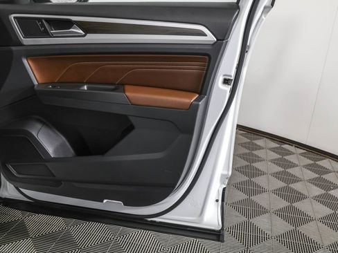 Used 2023 Volkswagen Atlas SE image 47