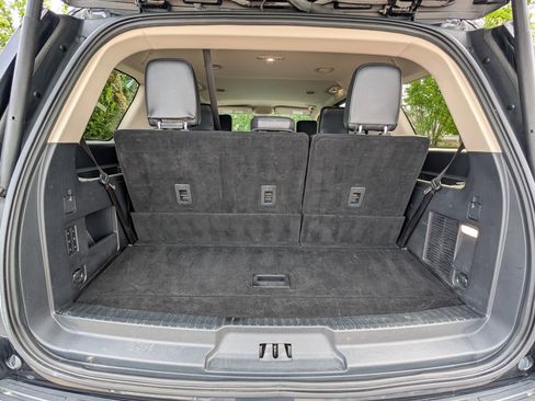 Used 2024 Ford Expedition XLT image 36