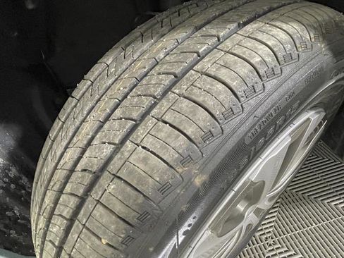 Used 2019 Toyota Prius LE image 25