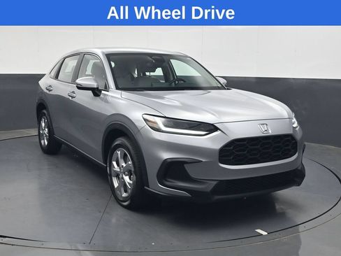 Used 2024 Honda HR-V LX image 2