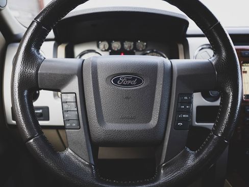 Used 2010 Ford F150 Lariat image 12