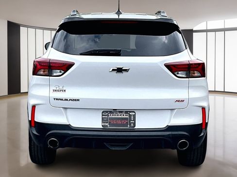 Used 2023 Chevrolet TrailBlazer RS w/ Sun and Liftgate Package image 5