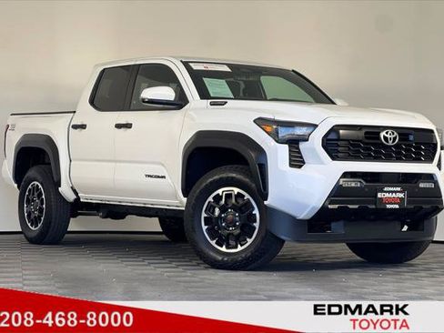 Certified 2025 Toyota Tacoma TRD Off-Road w/ TRD Off Road Upgrade Package AWD/4WD image 1