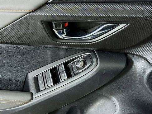 Certified 2024 Subaru Crosstrek 2.5i Limited w/ Crosstrek Mirror Package image 23