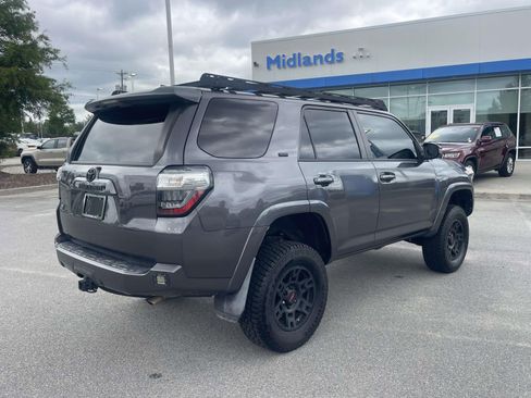 Used 2019 Toyota 4Runner SR5 AWD/4WD image 6