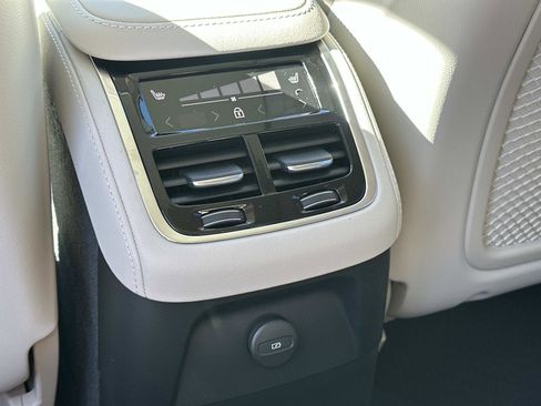 New 2026 Volvo XC90 T8 Ultra w/ Protection Package Premier image 10