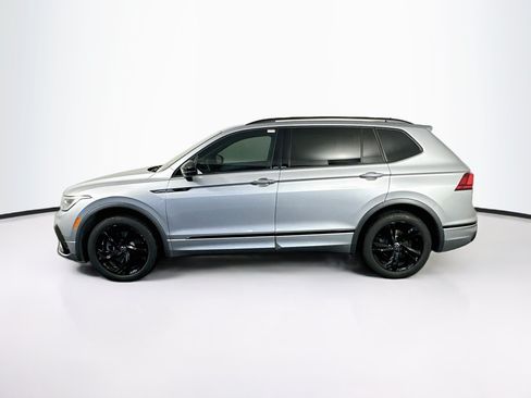 Used 2023 Volkswagen Tiguan SE R-Line FWD image 4