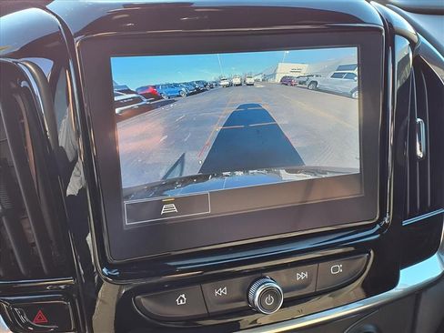 Used 2023 Chevrolet Traverse LT w/ Midnight/Sport Edition image 9