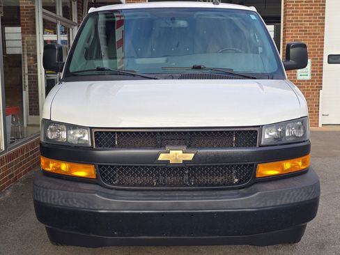 Used 2020 Chevrolet Express 2500 Regular Van 3D image 4