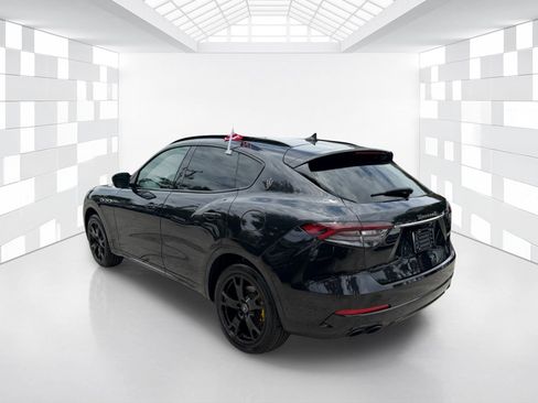 Used 2022 Maserati Levante GT AWD/4WD image 5