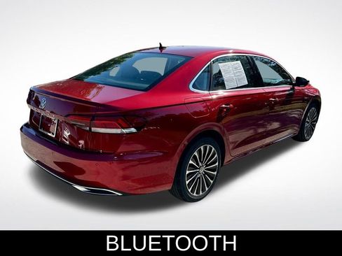 Used 2022 Volkswagen Passat 2.0T image 5