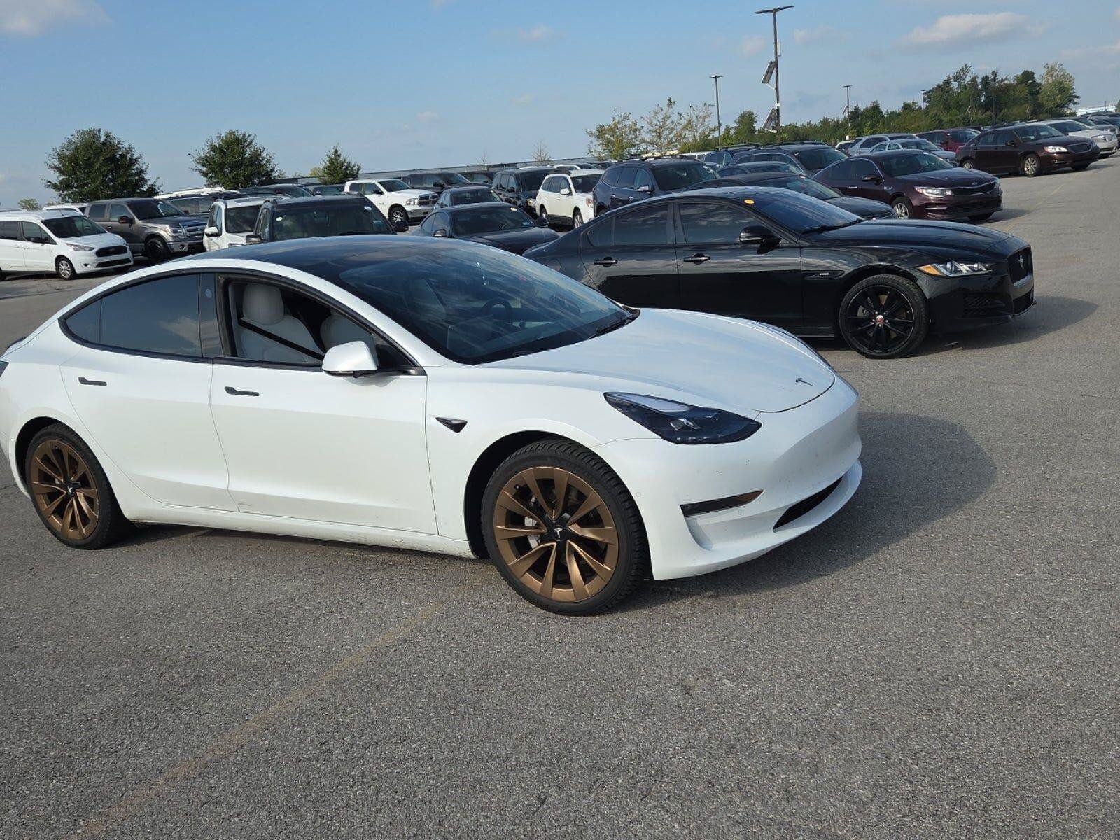 Used 2022 Tesla Model 3 Long Range AWD/4WD image 2