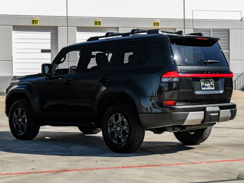 Used 2025 Lexus GX 550 image 8