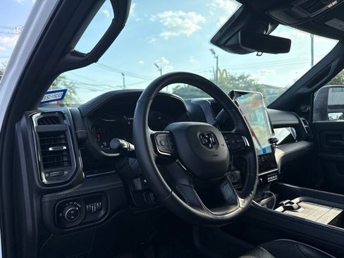 Used 2025 RAM 3500 Limited AWD/4WD image 20