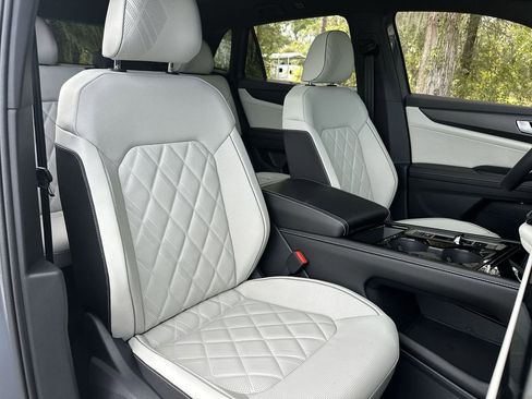 New 2026 Volkswagen Atlas Cross Sport SEL Premium R-Line image 26