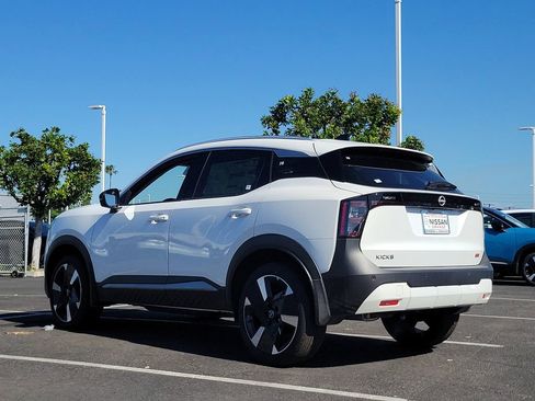 New 2026 Nissan Kicks SR image 2