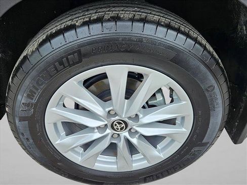 Used 2024 Toyota Corolla Cross LE w/ Moonroof Package FWD image 22
