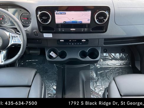 Used 2025 Mercedes-Benz Sprinter 3500 image 13