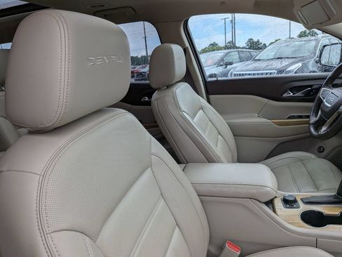 Used 2018 GMC Acadia Denali w/ Technology Package FWD image 28