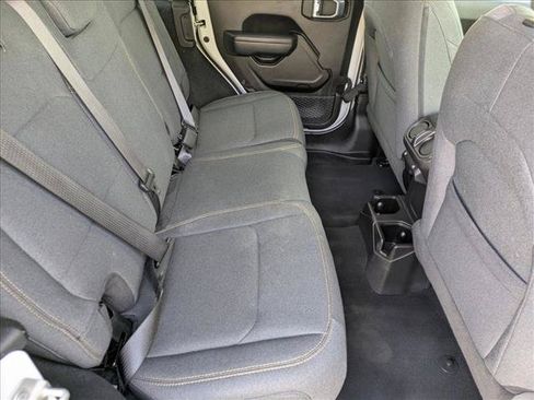 Used 2024 Jeep Wrangler Unlimited Sport AWD/4WD image 18