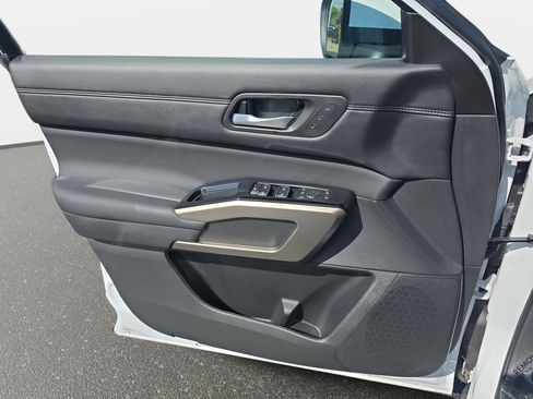 Used 2025 Nissan Pathfinder Platinum w/ Cargo Package FWD image 26