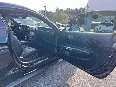 Used 2020 Ford Mustang GT Premium w/ GT Performance Package RWD image 9