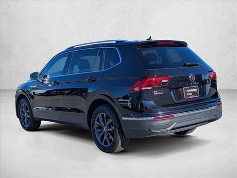 Used 2023 Volkswagen Tiguan SE image 8
