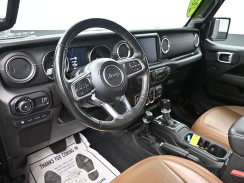 Used 2023 Jeep Wrangler Unlimited Sahara w/ Cold Weather Group AWD/4WD image 13