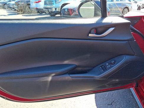 Used 2016 MAZDA MX-5 Miata Sport image 11
