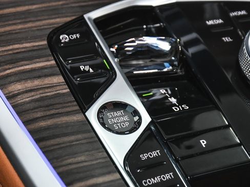 Used 2023 BMW X7 xDrive40i w/ Executive Package image 48