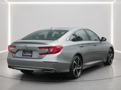 Used 2018 Honda Accord Sport image 4