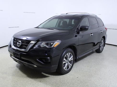 Used 2020 Nissan Pathfinder S image 4