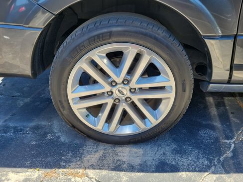 Used 2017 Ford Expedition EL Platinum AWD/4WD image 5