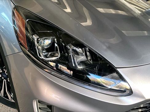 Used 2022 Ford Escape SE w/ SE Sport Appearance Package image 27