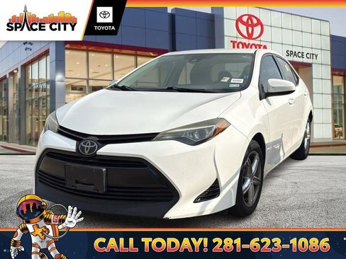 Used 2018 Toyota Corolla LE FWD image 1