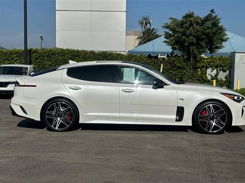 Used 2022 Kia Stinger GT2 image 3