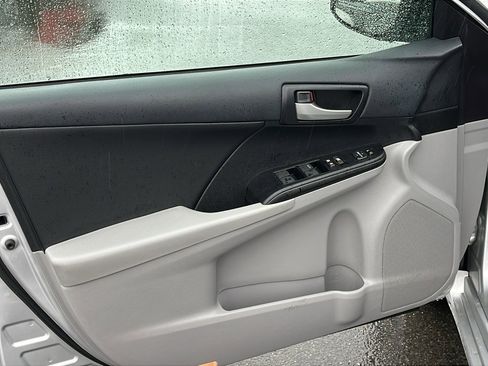 Used 2014 Toyota Camry LE image 8