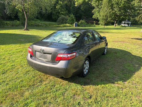 Used 2009 Toyota Camry LE FWD image 14
