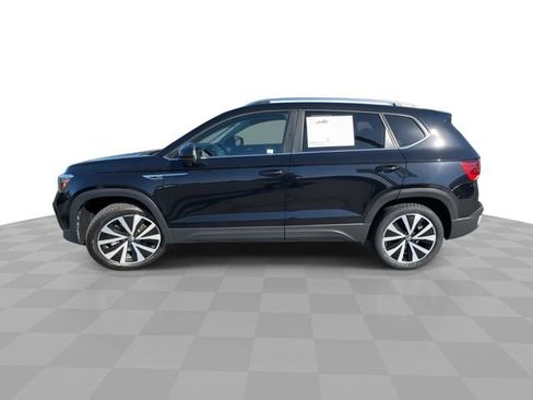 Used 2024 Volkswagen Taos SE FWD image 5