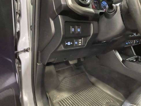 Certified 2020 Toyota Tacoma Limited image 14