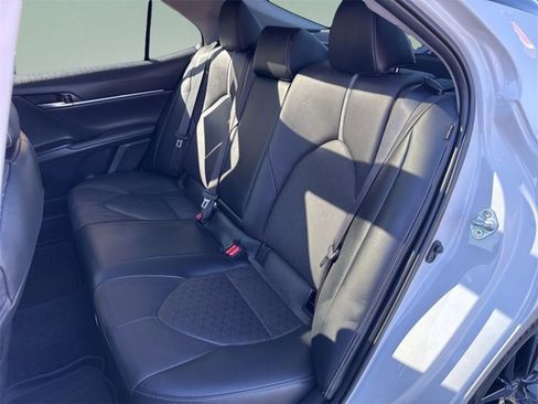 Used 2022 Toyota Camry XSE image 11