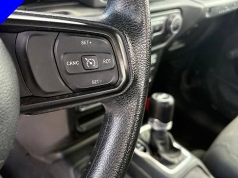Used 2018 Jeep Wrangler Sport AWD/4WD image 16