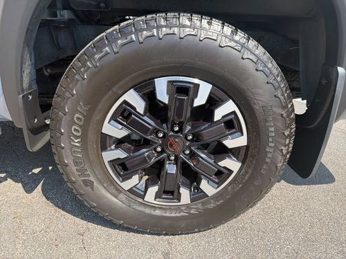 Used 2023 Nissan Frontier PRO-4X w/ Pro Convenience Package AWD/4WD image 35