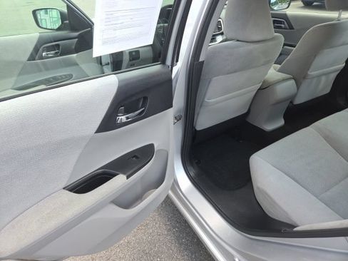 Used 2013 Honda Accord LX image 17