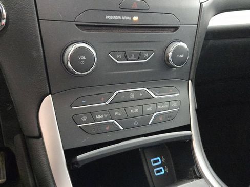 Used 2018 Ford Edge SEL w/ Equipment Group 201A AWD/4WD image 23