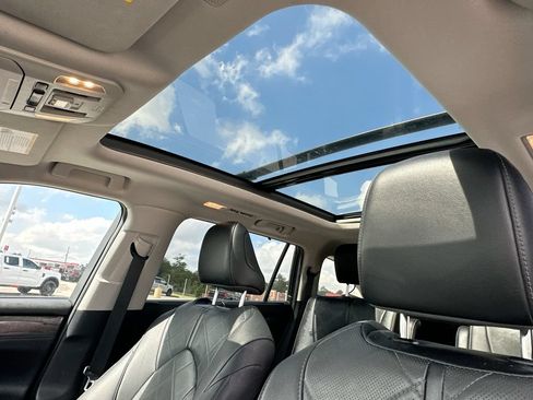 Used 2021 Toyota Highlander Platinum AWD/4WD image 11