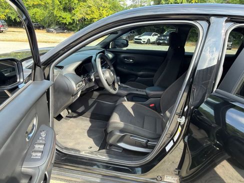 Used 2024 Honda HR-V Sport image 17