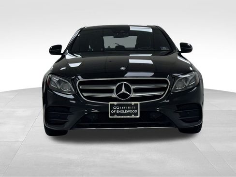 Used 2017 Mercedes-Benz E 300 4MATIC image 2